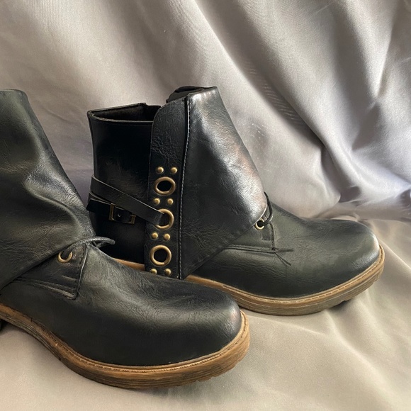 Ankle Moto Booties - Picture 3 of 3